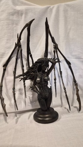 Starcraft sarah kerrigan - kerrigan, queen